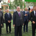 Президент Республики Таджикистан Эмомали Рахмон в Шугнанском районе ознакомился с показательным участком сельскохозяйственных культур