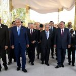 Президент Республики Таджикистан Эмомали Рахмон посетил выставку промышленных и сельскохозяйственных товаров, национальных блюд и народных ремёсел стран Центральной Азии и Азербайджана