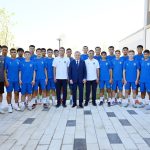 Шавкат Мирзиёев посетил Национальный центр футбола