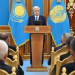 Президент Казахстана наградил работников транспорта