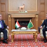 Президент Республики Таджикистан Эмомали Рахмон встретился с Президентом Туркменистана Сердаром Бердымухамедовым