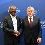 Шавкат Мирзиёев встретился в Давосе с управляющим директором компании Blackrock Адебайо Огунлеси