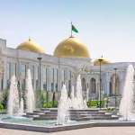 Президент Туркменистана поздравил главу Ирана с Днем Исламской революции