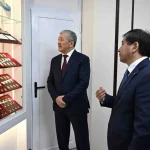 Адылбек Касымалиев ознакомился с деятельностью ОАО «Кыргызалтын»