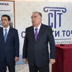 Глава государства Эмомали Рахмон и Председатель города Душанбе Рустами Эмомали в Варзобском районе заложили основу строительства другого предприятия по производству цемента