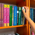 Пункт книговыдачи впервые открылся в торговом центре Алматы