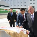 Президент Республики Таджикистан Эмомали Рахмон в Бободжон Гафуровском районе дал старт деятельности нового мукомольного цеха ООО «Ирода Инвест»