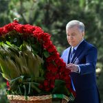 Шавкат Мирзиёев почтил память Ислама Каримова