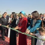 Огулджахан Атабаева, Лейла Алиева и Саида Мирзиёева открыли выставку MAMA «Мать-Природа» в Ашхабаде