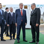 Президент Казахстана прибыл в Баку для участия в саммите СВМДА