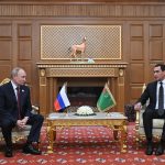 Сердар Бердымухамедов и Владимир Путин обсудили по телефону повестку предстоящего саммита в Авазе