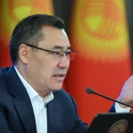 Садыр Жапаров призвал местные власти активнее работать с жителями